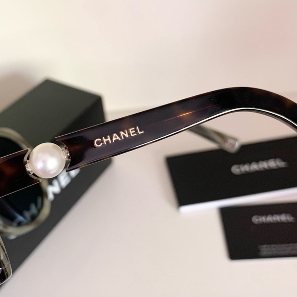 Chanel round tortoise shell Pearl sunglasses main image 12